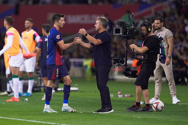 爱游戏-关于巴黎圣日耳曼观众热烈欢呼！，字母哥迎来二十赛季出色发挥再创辉煌时刻的信息