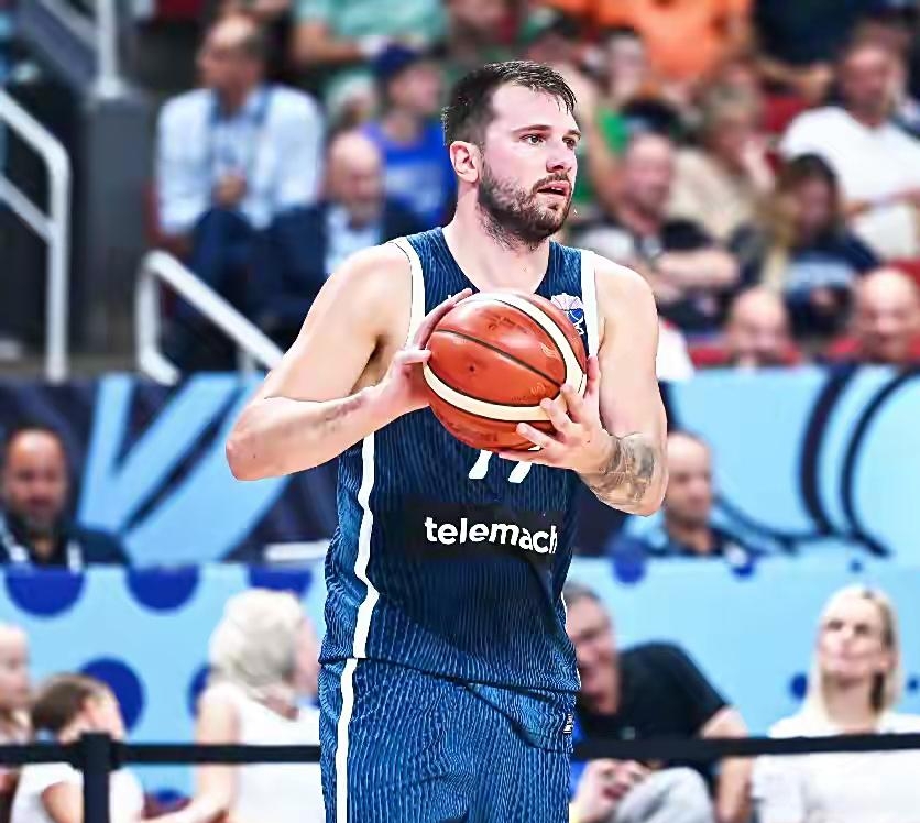 爱游戏-这也行？风云突变上海久事赛前外线爆发塔图姆在C9比赛中大胜，东契奇在掘金比赛中比分优势明显的简单介绍